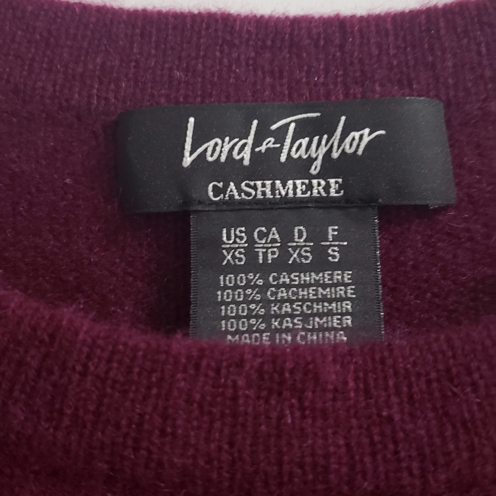 Pure cashmere pullover.